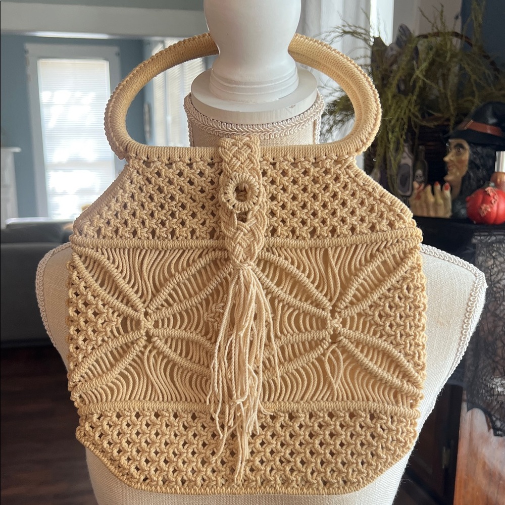 Elegant Tan Macramé Shoulder Bag